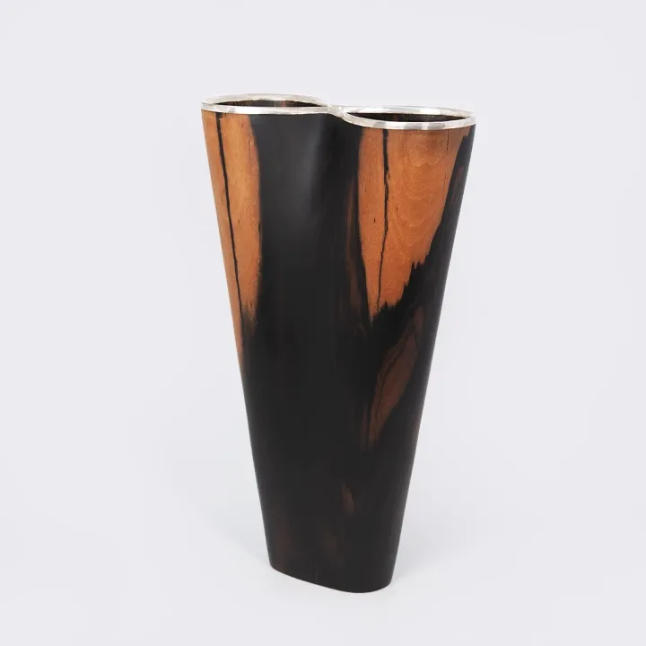 Stella handcrafted Vases, detail