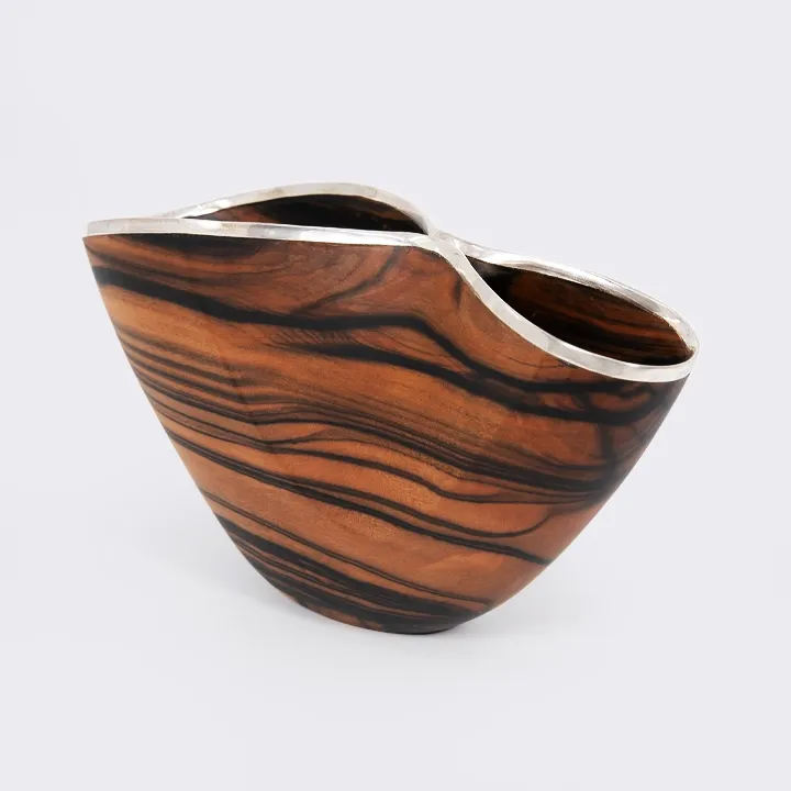 Liliana handcrafted Bowls, detail