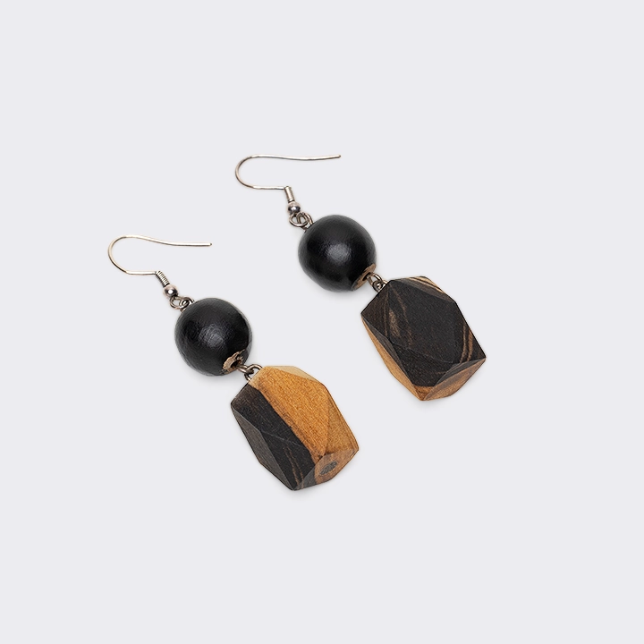 Ta Mon Earrings handcrafted Jewelry for women, detail