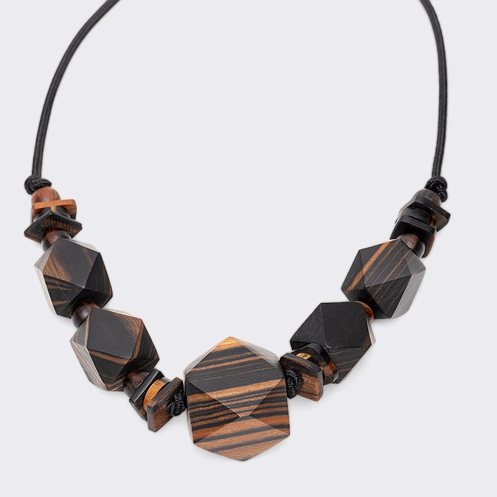 Ta Mon Necklace handcrafted Jewelry for women, detail