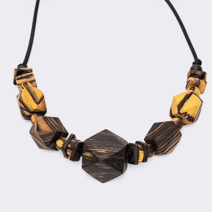 Ta Mon Necklace handcrafted Jewelry for women, detail
