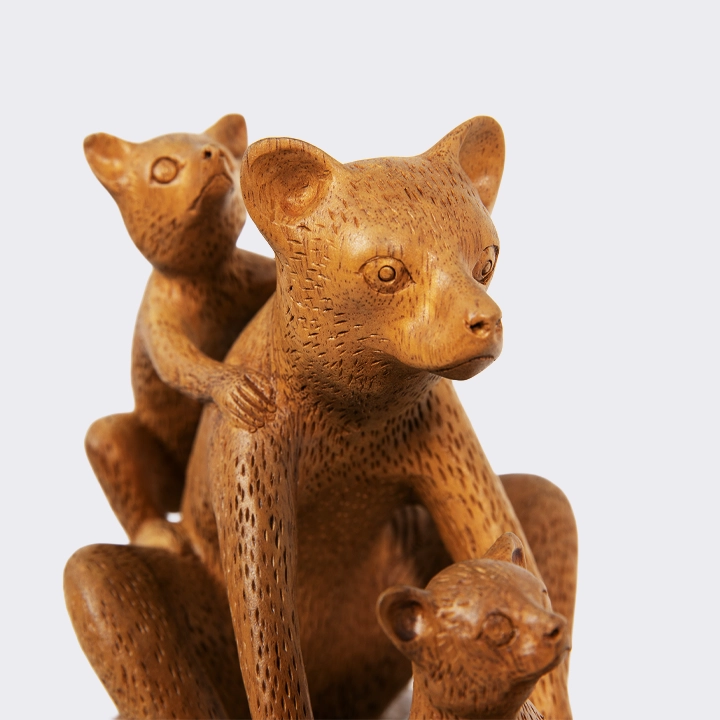 Lemurs Havana handcrafted Animal Sculptures, detail
