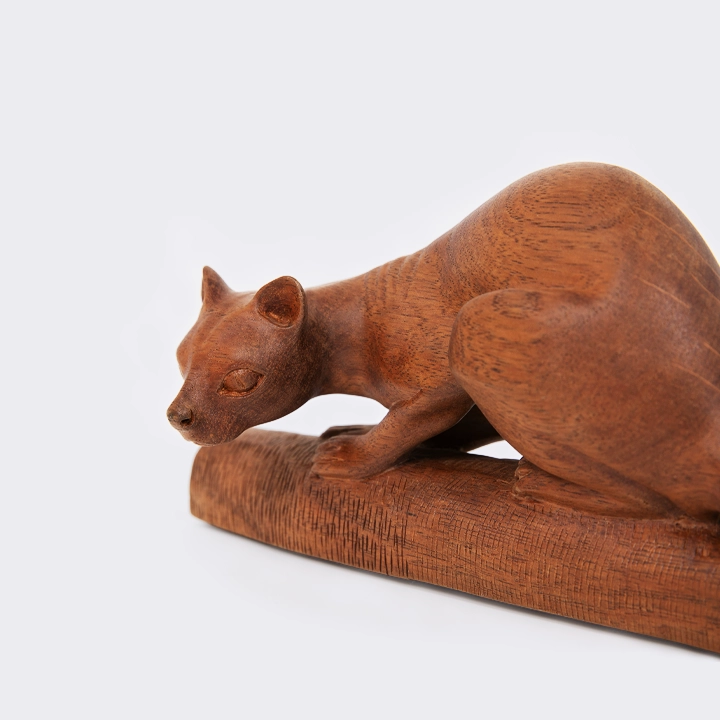 Fossa Watching handcrafted Animal Sculptures, detail