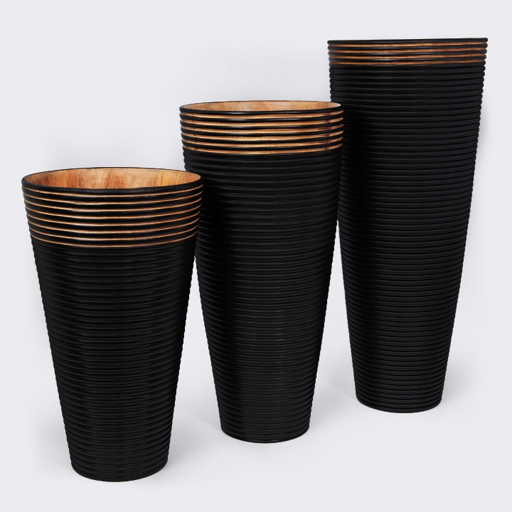 Black beauty handcrafted Vases, detail