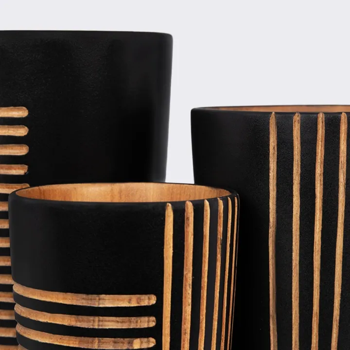 Camelia handcrafted Vases, detail