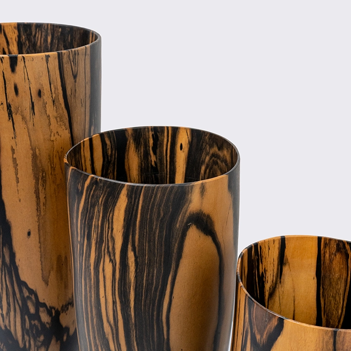 Belle handcrafted Vases, detail