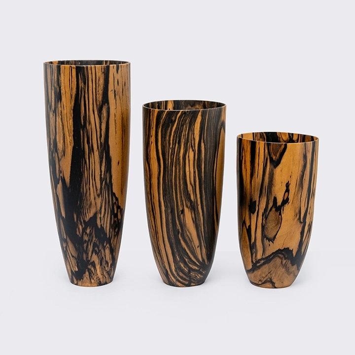 Belle handcrafted Vases, detail