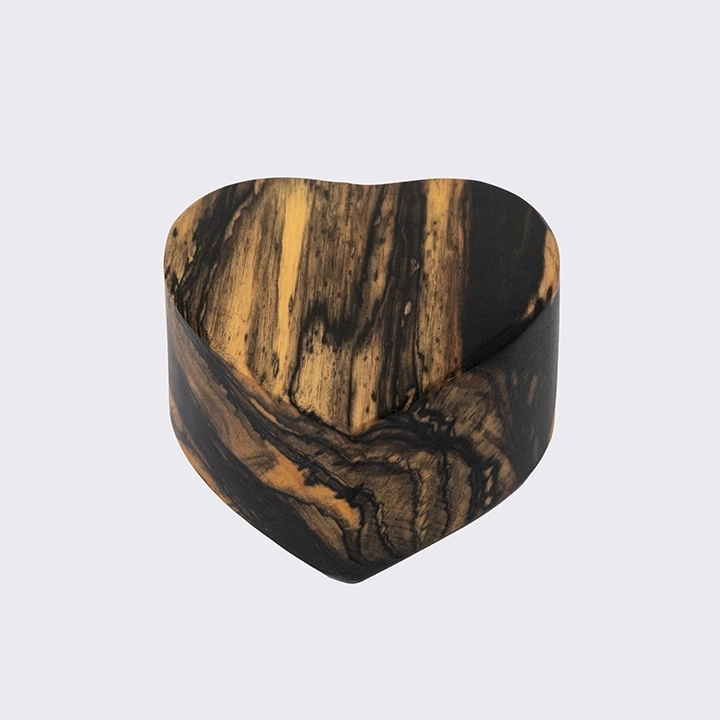 Aria handcrafted Paperweights & Stands, detail