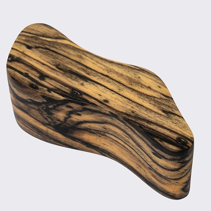 Zag handcrafted Paperweights & Stands, detail