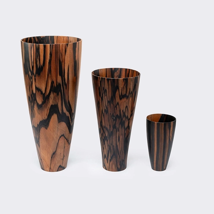 Vee handcrafted Vases, detail