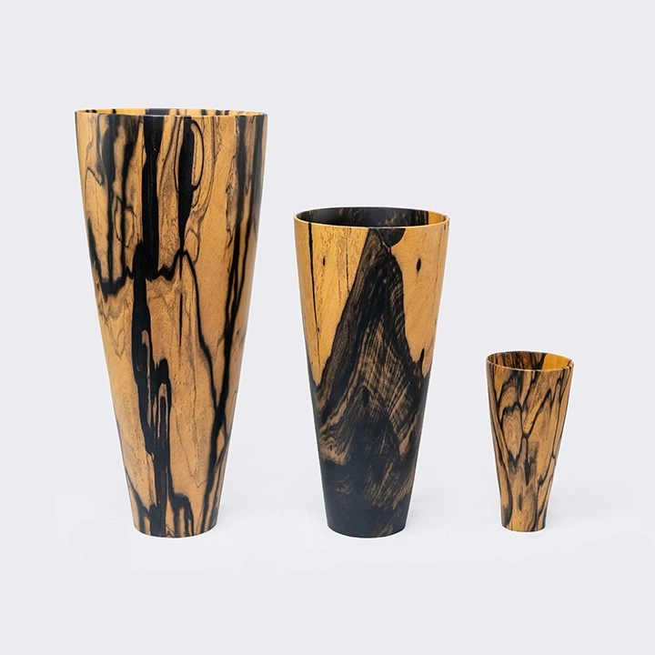 Vee handcrafted Vases, detail