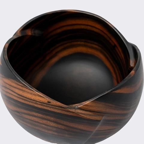 Thalia handcrafted Bowls, detail