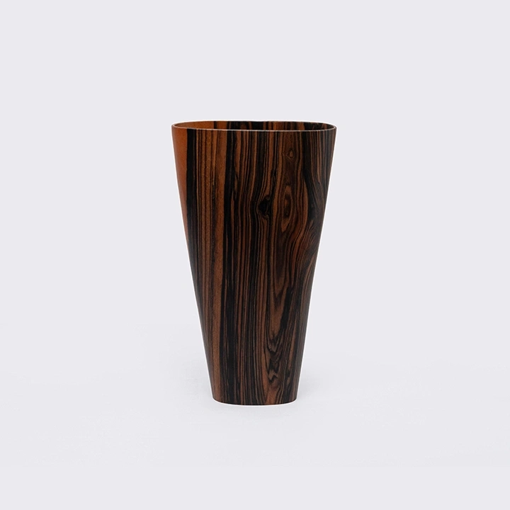 Elsa handcrafted Vases, detail