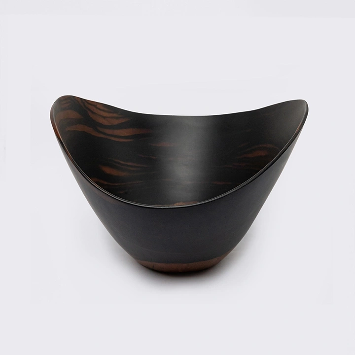 Lilac handcrafted Bowls, detail