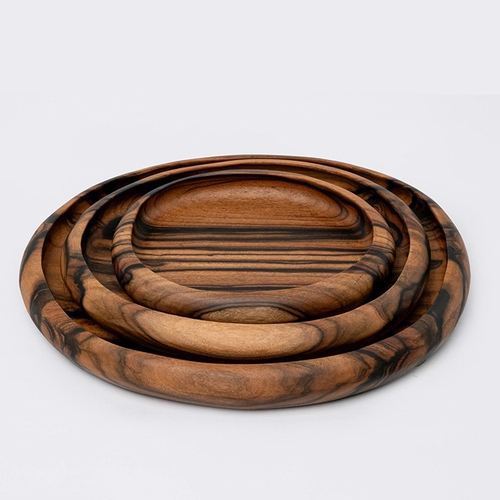 Pino handcrafted Platters & plates, detail