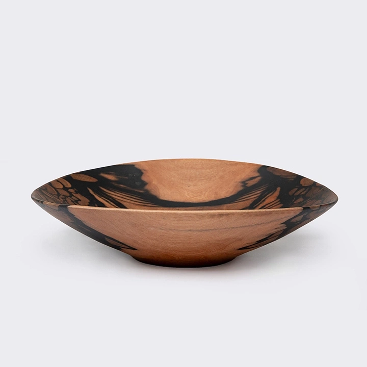 Bucolic handcrafted Bowls, detail