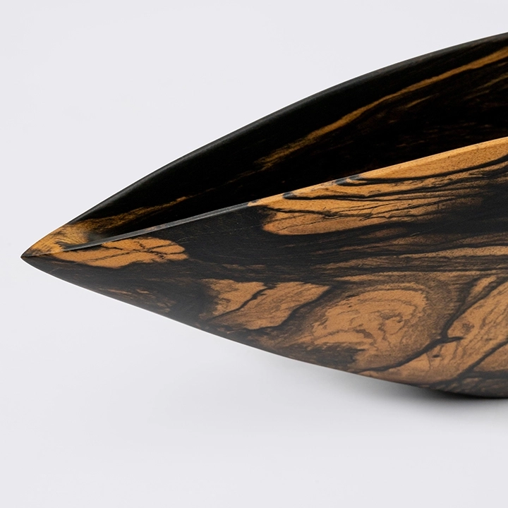 Brianna handcrafted Vases, detail