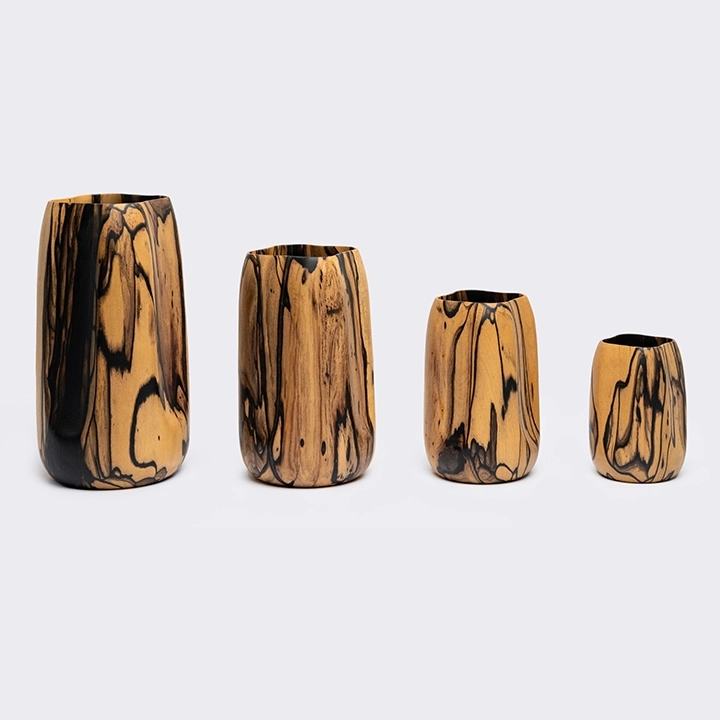 Amara handcrafted Vases, detail