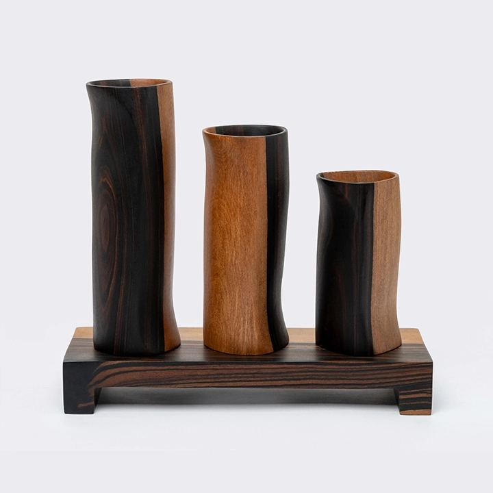 Modigliani set with stand handcrafted Vases, detail