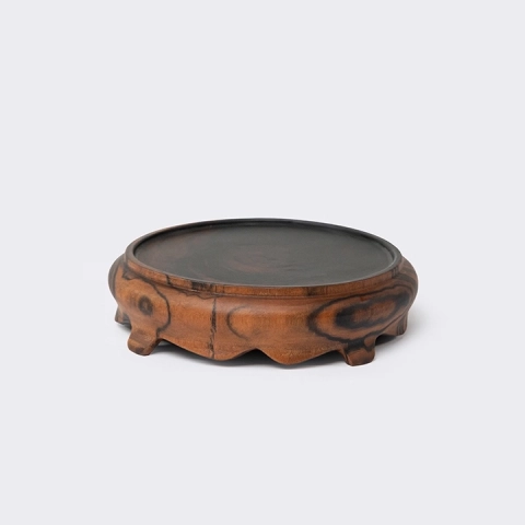 Studio picture of the round stand for Buddha 1pc 