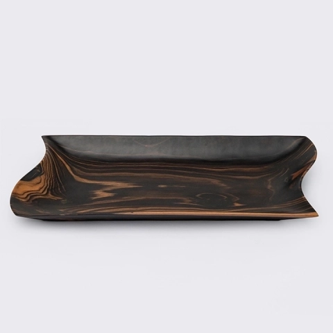 Studio picture of the wavy platter