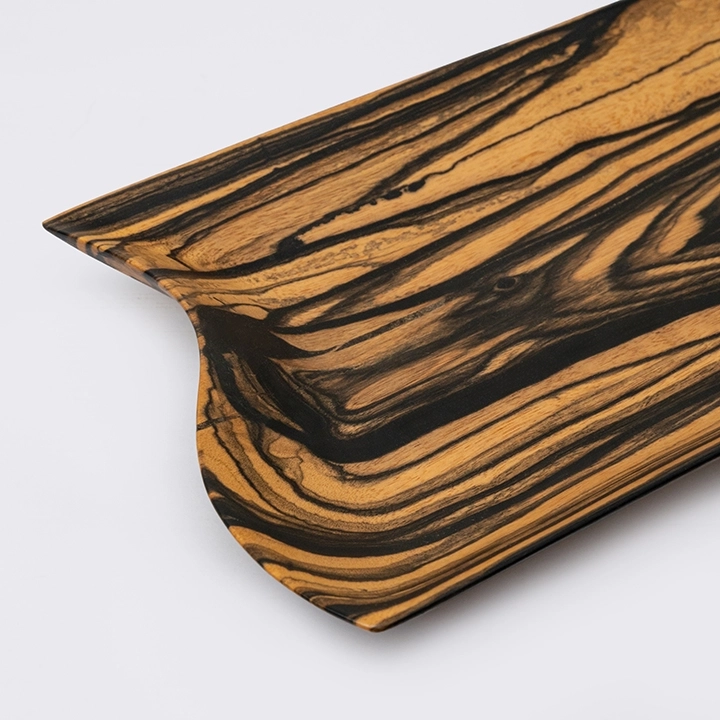 Wave handcrafted Platters & plates, detail