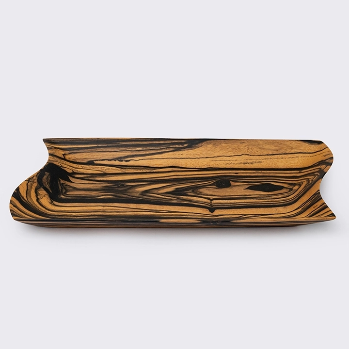Wave handcrafted Platters & plates, detail