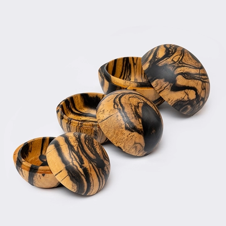 Vega handcrafted Boxes & Jars, detail