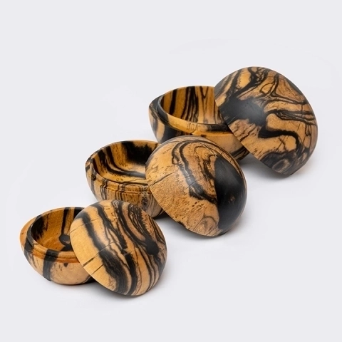 Vega handcrafted Boxes & Jars, detail