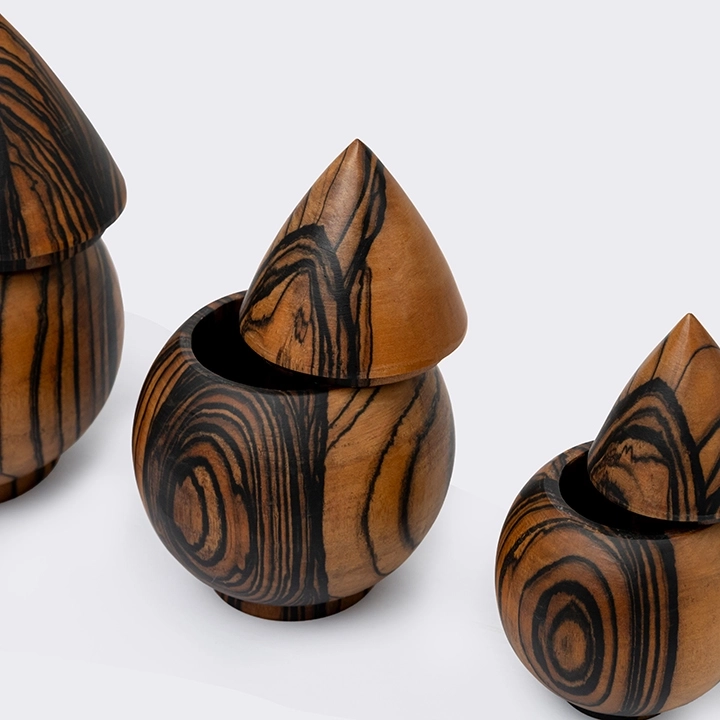 Peak handcrafted Boxes & Jars, detail
