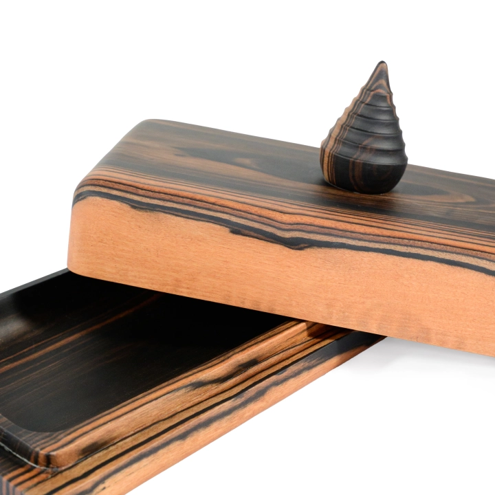Taka handcrafted Boxes & Jars, detail