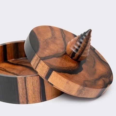 Ama handcrafted Boxes & Jars, detail