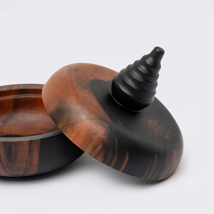 Vat Sene handcrafted Boxes & Jars, detail