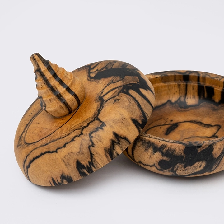 Vat Sene handcrafted Boxes & Jars, detail