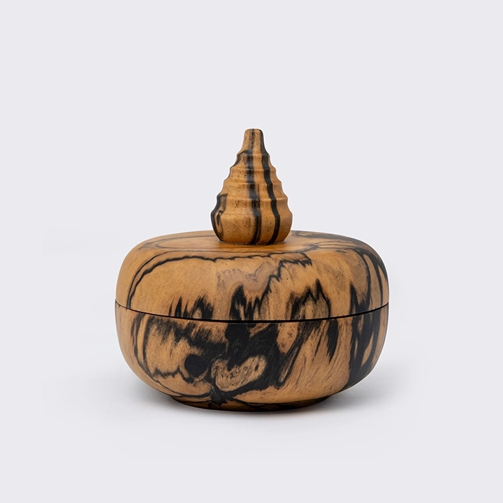 Vat Sene handcrafted Boxes & Jars, detail