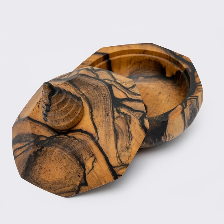 Xieng Thong handcrafted Boxes & Jars, detail