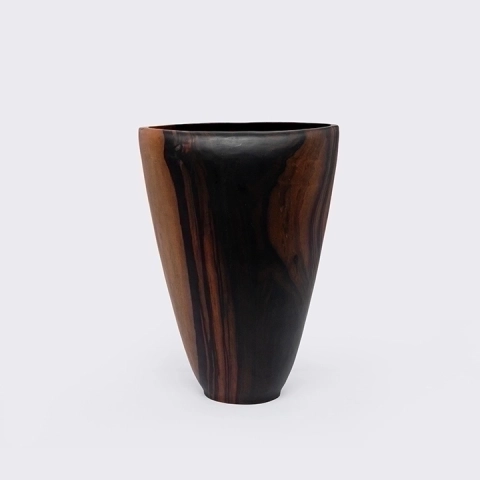 Avianna handcrafted Vases, studio view