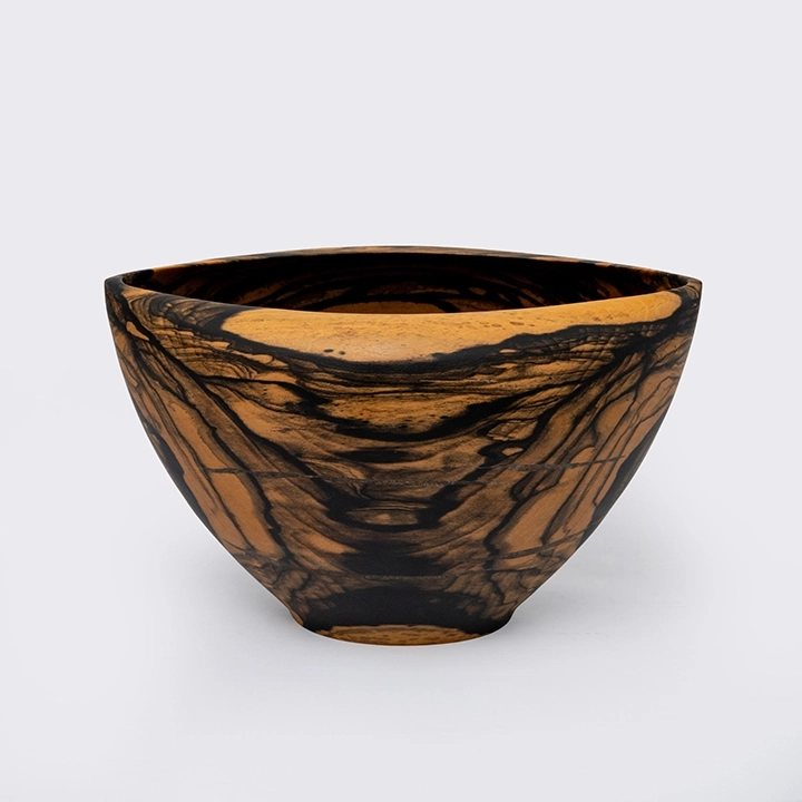 Elisa handcrafted Bowls, detail