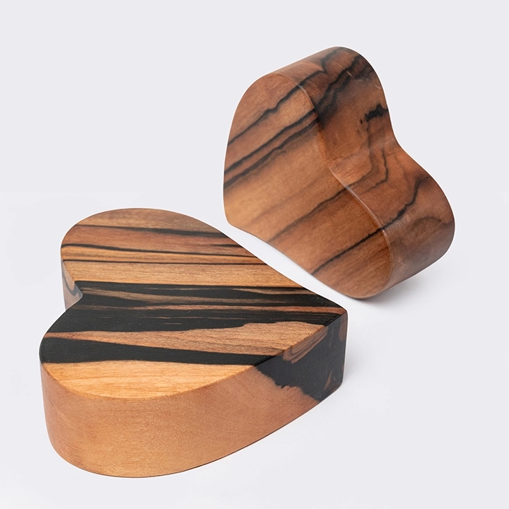Philia handcrafted Paperweights & Stands, detail
