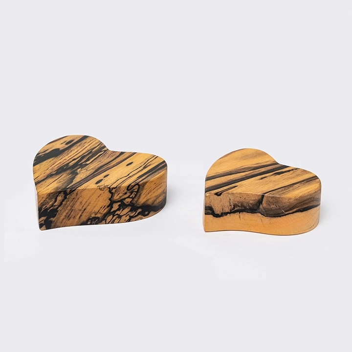 Philia handcrafted Paperweights & Stands, detail