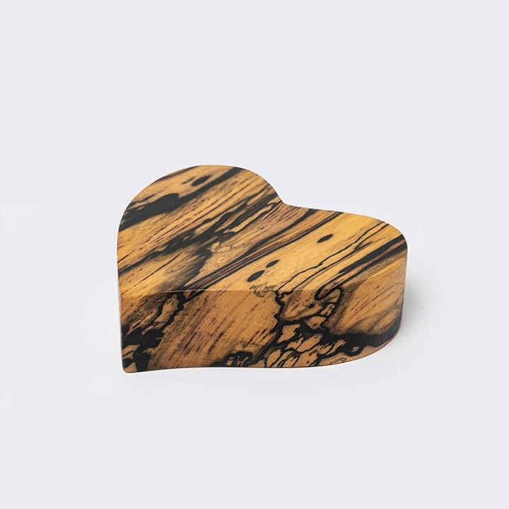 Philia handcrafted Paperweights & Stands, detail