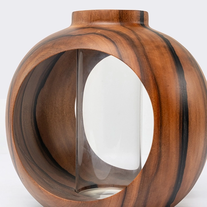 Konglor handcrafted Vases, detail