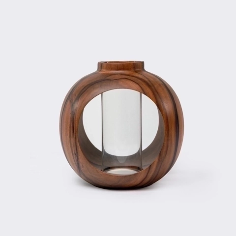 Konglor handcrafted Vases, studio view