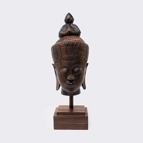 Studio picture of the Groom Buddha 