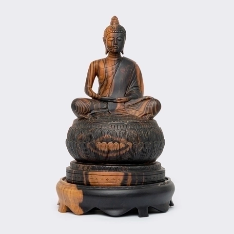 Dok Boua handcrafted Sacred Art, studio view