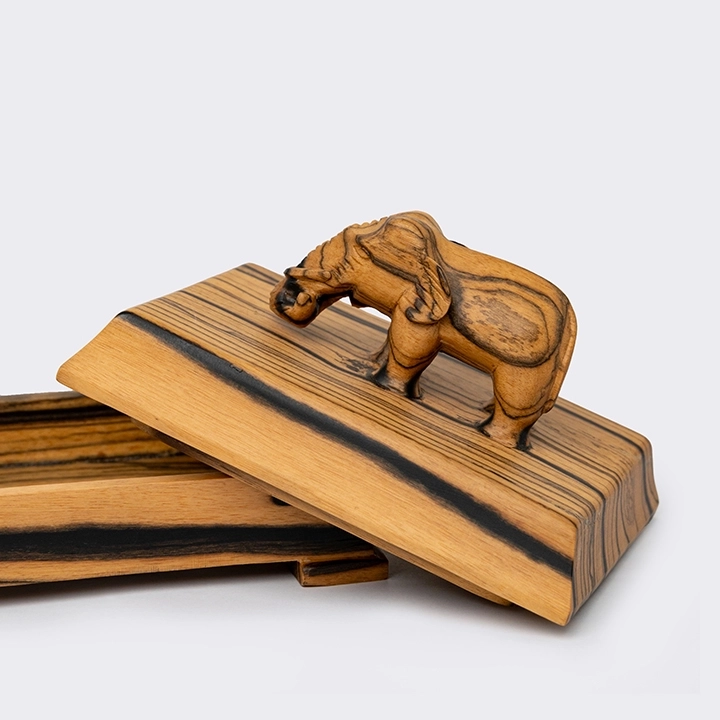 Blinky handcrafted Boxes & Jars, detail
