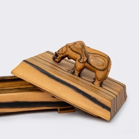 Blinky handcrafted Boxes & Jars, detail