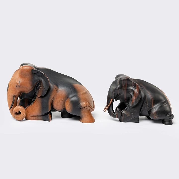 Sleepy handcrafted Animal Sculptures, detail