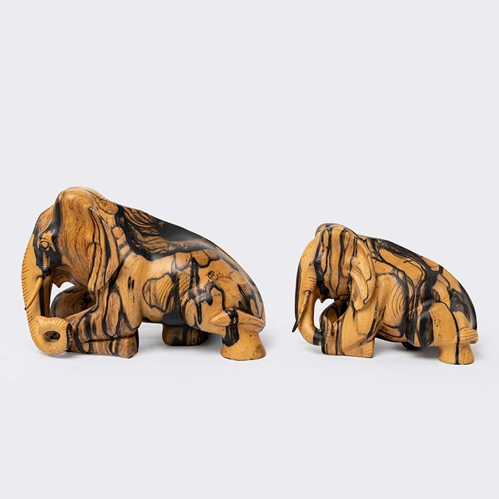 Sleepy handcrafted Animal Sculptures, detail