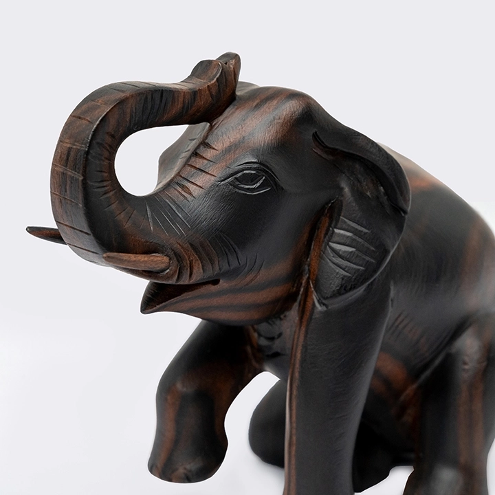 Glee handcrafted Animal Sculptures, detail
